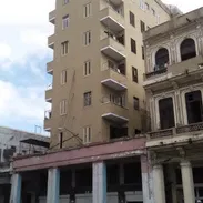 Vendo apartamento en la habana vieja edificio La Sortija. - Img 55723196
