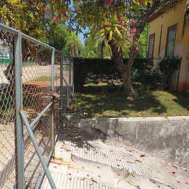 Casa independiente en miramar de 2 cuartos y 2 baños. - 7/10