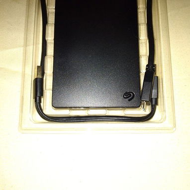 Disco externo SEAGATE Portable Drive con solo 2 horas de uso - Img 119719868