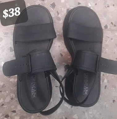 Vendo tenis y sandalia. - Img 98486479