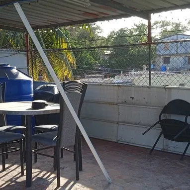 VENDO PROPIEDAD INDEPENDIENTE EN 10 DE OCTUBRE. - Img 123334208