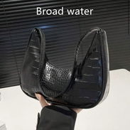VENDO BOLSO EN 5 USD - Img 56460631