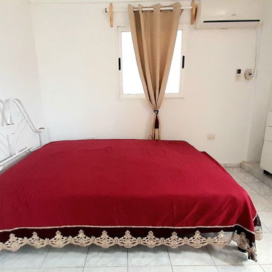 Se vende Apartamento en el Vedado de 2 cuartos y 3 baños 23 y 26 (a una cuadra) - Img 124262646