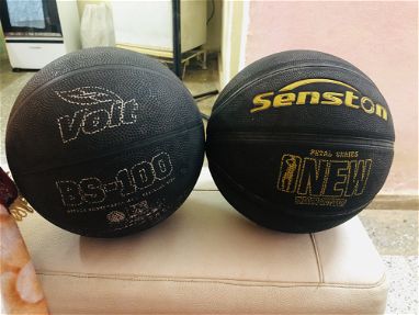 Balones de fútbol 11 nuevos y balones de baloncesto en perfecto estado - Img 66714402