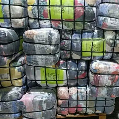 Pacas de ropa de 100 libras - 2/3