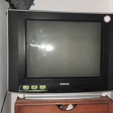 Televisor Samsung con cajita y antena - Img 121832949