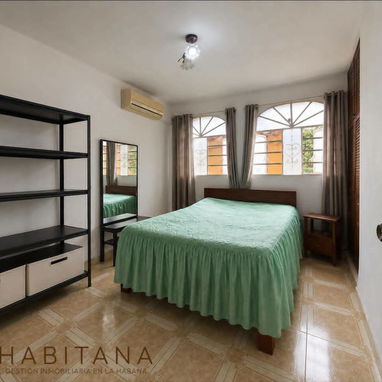 Ref# 76.Espectacular casa semi independiente todo de lujo con dos cuartos en oferta. Oportunidad de inversión!!! - Img 126098494