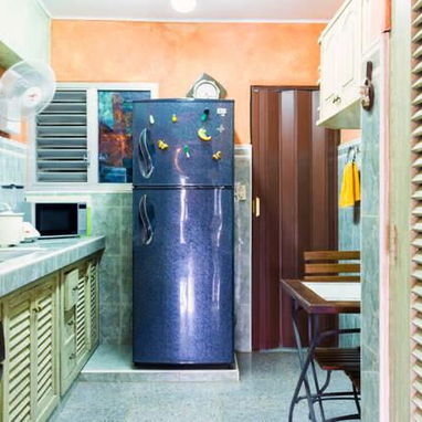 🏠 Apartamento De Renta En El Vedado. 🛏️Tiene 2 habitaciones espaciosas y climatizadas. Reserva: +5363170269 - 3/10