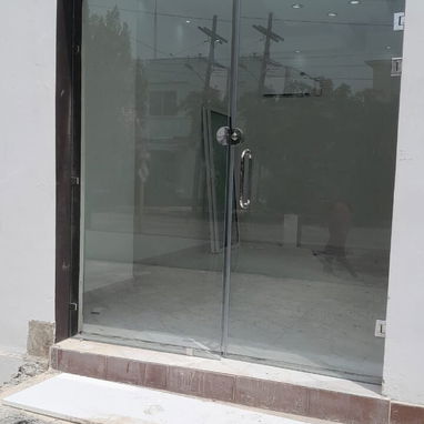♦️ Somos Especialistas de la cristalería, con amplia experiencia en proyectos para viviendas, negocios e instituciones. - Img 126096904