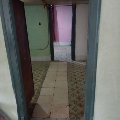 Se vende apartamento en edificio con sala comedor.,2 cuartos .una barbacoa con un cuarto.cocina y baño - Img 125989050