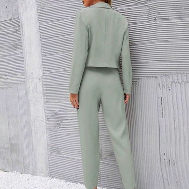 Traje de mujer - Img 120698259