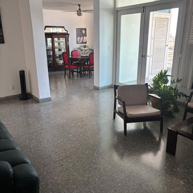 Alquiler por tiempo indefinido en la Habana. Ofertas de rentas lineales en el Vedado. Renta de apartamento de lujo - Img 111415505