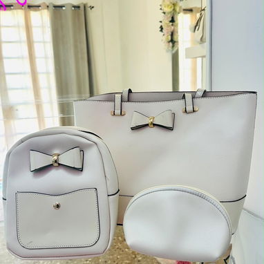 👜Conjuntos de carteras  💵$30 usd  📍Tiendas físicas en La Víbora y Centro Habana  🚚Mensajería disponible  📲55096221 - 2/5