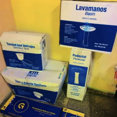Inodoro taza con tanques herrajes tapa del asiento - Img 122752899