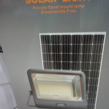 Lámpara LED recargable de panel solar - Img 121938424
