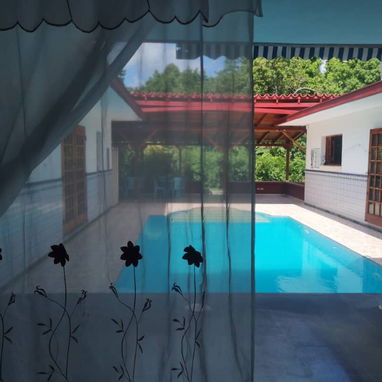 VENTA DE CASA CON PISCINA EN SÚ INTERIOR - Img 111891184