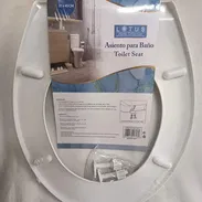Asiento para inodoros. $14 usd Vedado con mensajeria disponible!! - Img 55644245