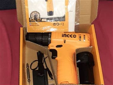Se vende taladro atornilladora marca INGCO nuevo de paquete, 12 V, con su cargador y batería. - Img 67686408