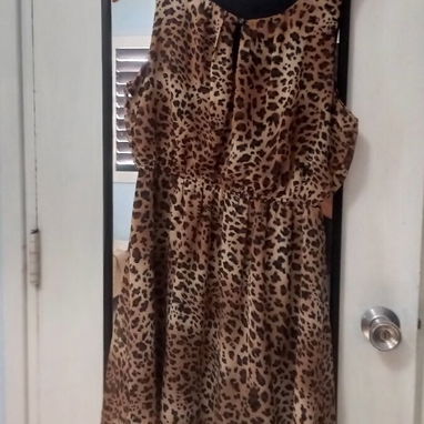 Ropa de mujer, diferentes marcas y precios. - 9/10