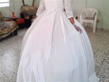Vestido de novia elegante con cola, talla M... incluye el aro - Img main-image-45618218