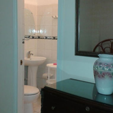 ■RENTA LINEAL■ APTO.INDEPENDIENTE 2 HABITACIONES, 2 BAÑOS, BALCÓN. CERCA DEL HOSPITAL AMEIJEIRAS Y UNIVERSIDAD DE LA HAB - Img 124142739