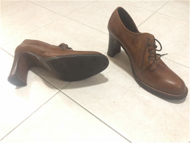 Zapatos originales de tacón marca Pikolinos - Img 65297187