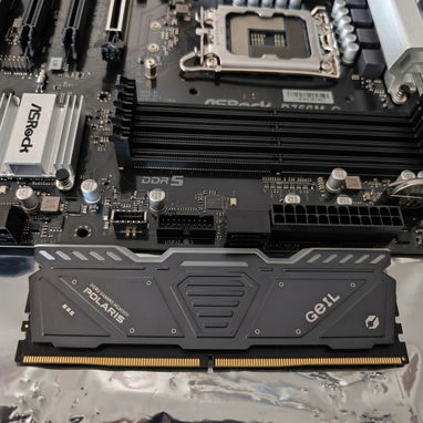 KIT/COMBO Board AsRock B760M-C + Micro i5 12400F + 16 GB RAM DDR5 GeIL Polaris RGB TODO NUEVO - Img 122643016