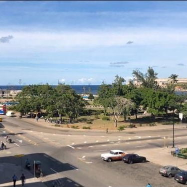Renta apartamento de 2 habitaciones para 6 personas en la Habana Vieja, frente al mar. - Img 117099063