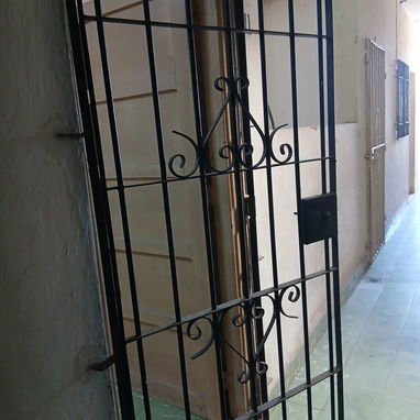 VENDO APTO 2 CUARTOS GAS DE LA CALLE, TELEFONO FIJO Y SPLIK - 7/8