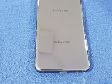 Vendo Samsung S10e .6RAM/128GB Se da con cover , mica y cargador .Interesados al 59345615 - Img 65624009