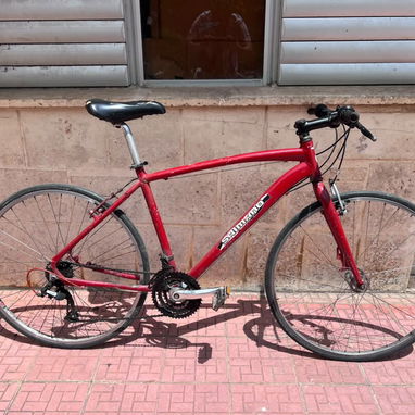 Vendo mi bici 🚲 híbrida 622: - Cambios Grip shift 3 x 6 - frenos v brake con tacos nuevos - Cuadro y tenedor con posibi - 2/5