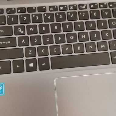 Vendo Laptop ASUS VivoBook 14 - 8/9