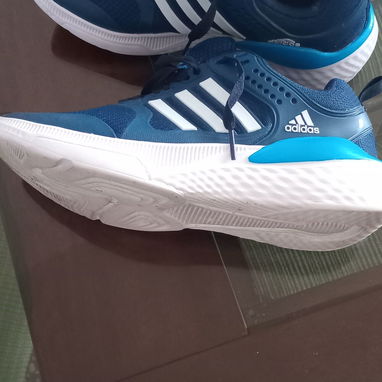 Vendo tennis y celular nuevos - Img 127476112