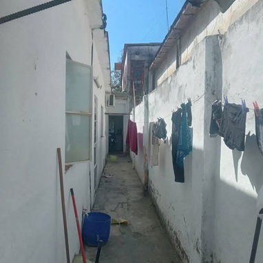Se vende casa independiente con Telf. y Nauta en Porvenir y Dolores, 10 de Octubre - 7/10