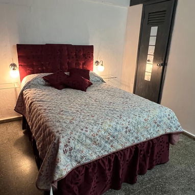 Renta fija de apartamento 2 hab. en el Vedado - Img 102049882