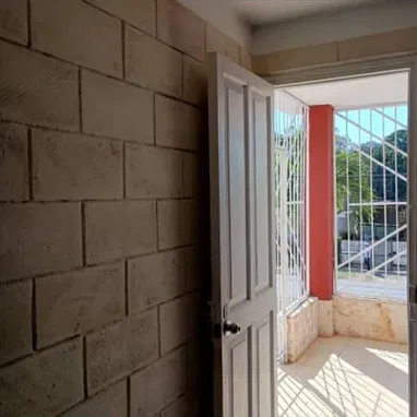 Se vende casa( ALTOS)de 4/4 en La Lisa Reparto Versalles - Img 115657601