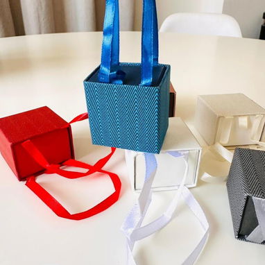 Cajitas para joyas con hermosos diseños y colores. LM joyería. Mensajería disponible - 10/10