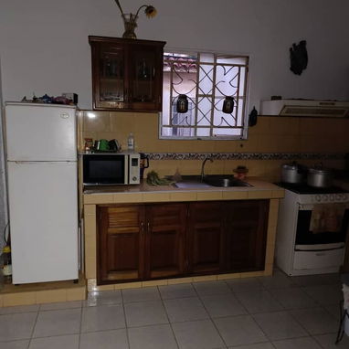 Vendo 🏠 🏠en una misma propiedad totalmente amueblada+Peugeot 309 ,Zona súper centrica!! - Img 125974619
