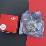 Vendo piñon de 4ta racing de 21 dientes de ax 100 y otras piezas interesados llamar o escribir por WhatsApp - Img 57355515