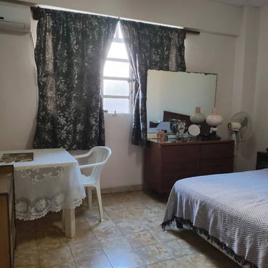 Ref#104 Ofertaaaa en el corazón del Vedado apto de 2 cuartos y 2 baños en perfecto estado a la venta! Inversión segura! - 3/10
