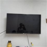 Se vende televisor de 43 pulgadas que trae la cajita incluida - Img 45960786