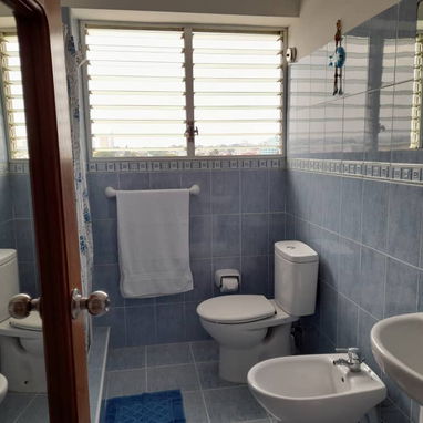 700 USD.RENTO LINEAL APARTAMENTO DE 3 HABITACIONES EN EL VEDADO ES CENTRICO 52501177 - 9/10
