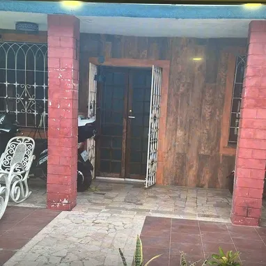 🏡Se vende casa independiente en óptimas condiciones con garage 🚘 - 8/9