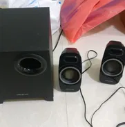 SISTEMA DE AUDIO PARA PC BOCINAS CREATIVE A250 2.1 CON SUBWOOFER MUY BIEN CUIDADAS SIN DETALLES - Img 50117745