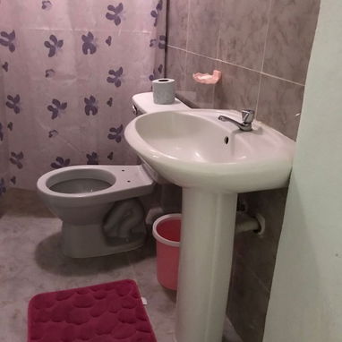 Se renta casa a 1km de la playa de Guanabo con piscina por el gato verde. +53 54026428 - Img 123337913