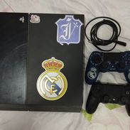 Ps4 FAT, 2TB de disco duro interno, alrededor de 40 juegos instalados, pirateado. Con dos mandos - Img 57951435