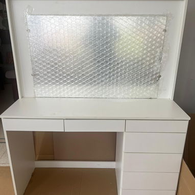 Cómoda blanca con gavetas y espejo grande - Img 120048257