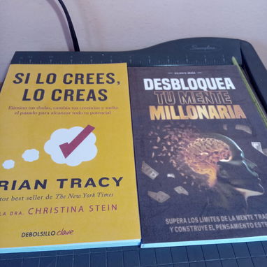Se venden estos libros de educación financiera y crecimiento personal: - Img 119409549