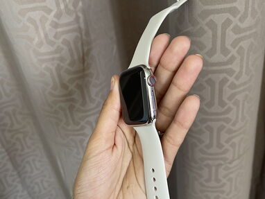 Apple Watch serie 8 starlight 45mm - Img main-image