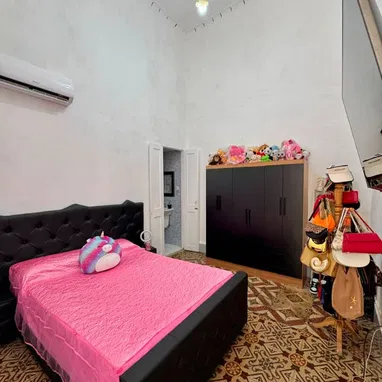📌 (R): HV-011-80 💥 ESTUPENDA PROPIEDAD EN HABANA VIEJA – IDEAL PARA VIVIR O RENTAR 💥 📍 REFERENCIA: POR CORRALES - Img 125693857